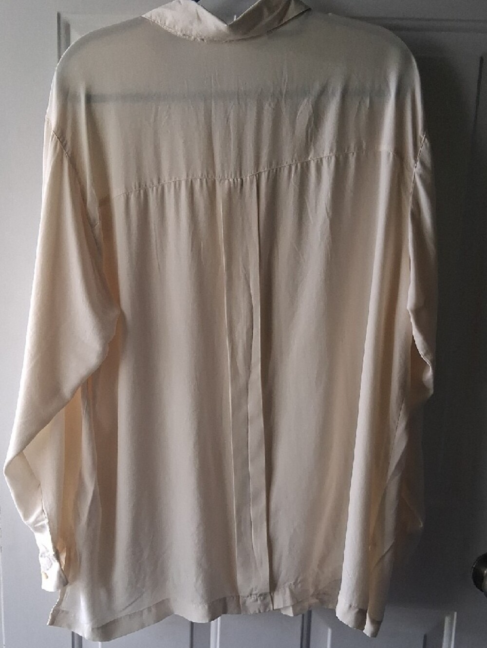 Classic Silk Cream Button-Down Shirt with Chest Pockets - Picture 3 of 6